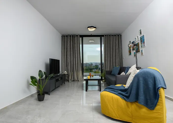 Sunny 1-bedroom - Staysbydais Apartmán Larnaca